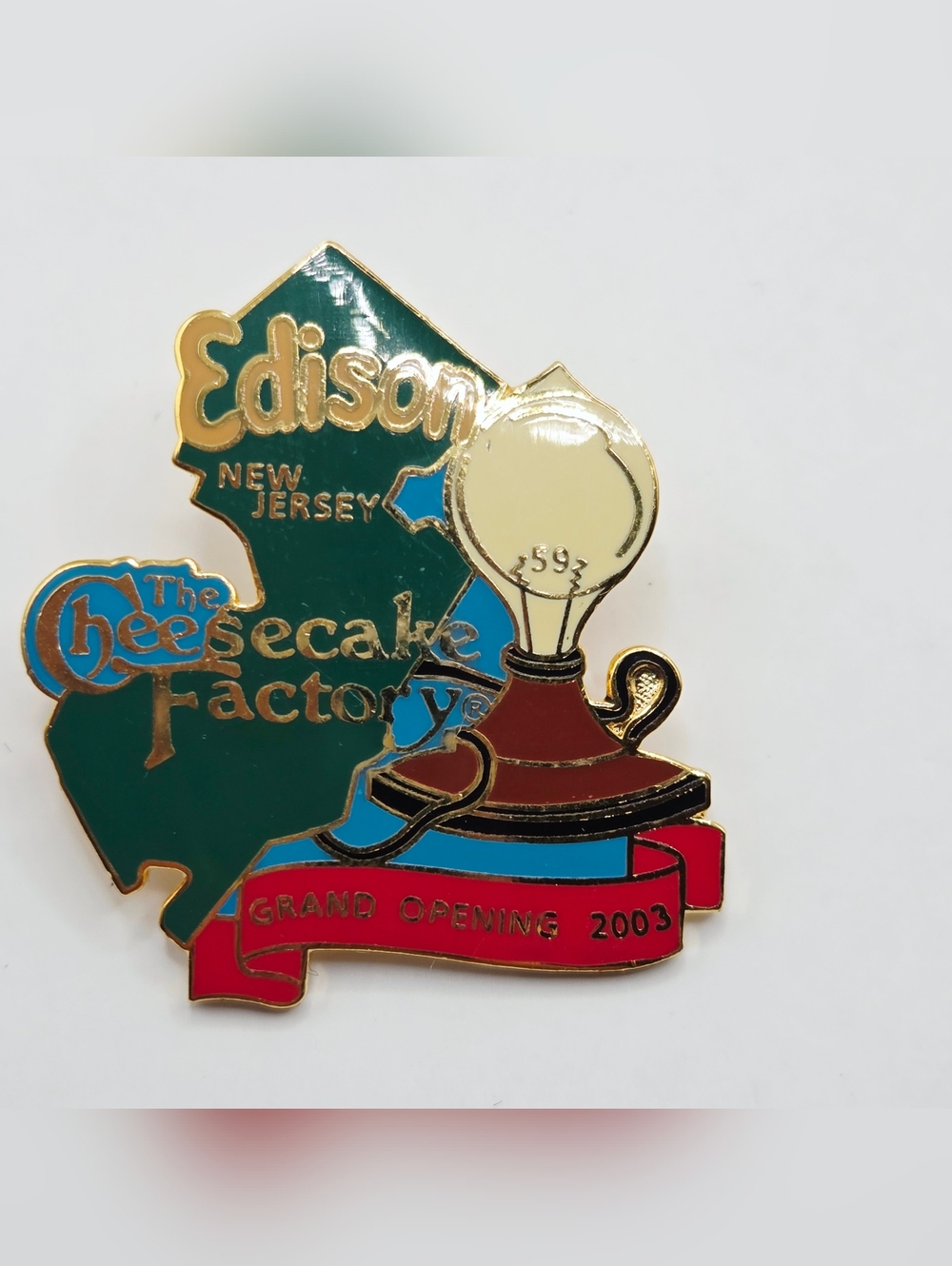 The Cheesecake Factory Edison NJ Grand Opening 2003 Pin Light Bulb Map RARE